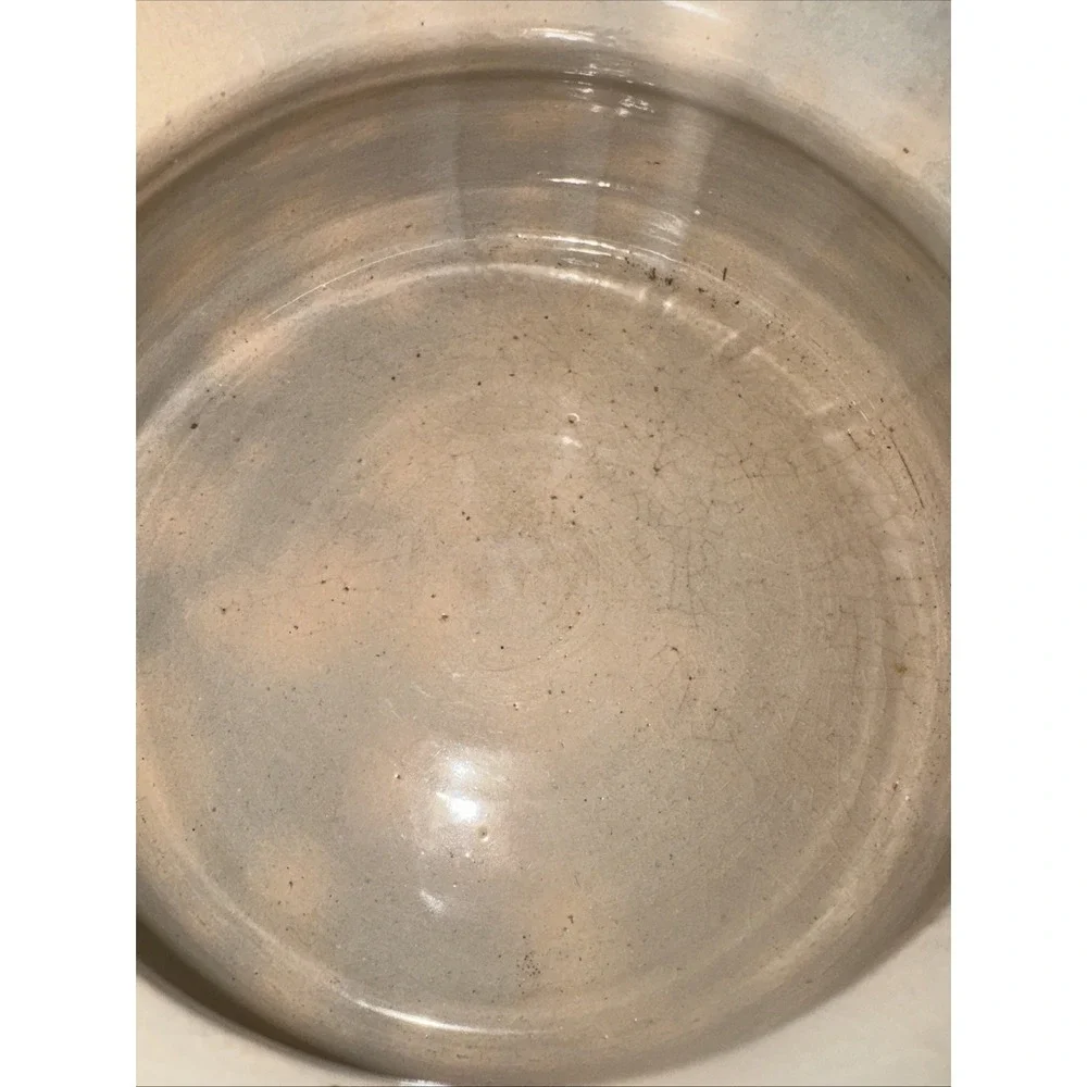 Unmarked spittoon stoneware